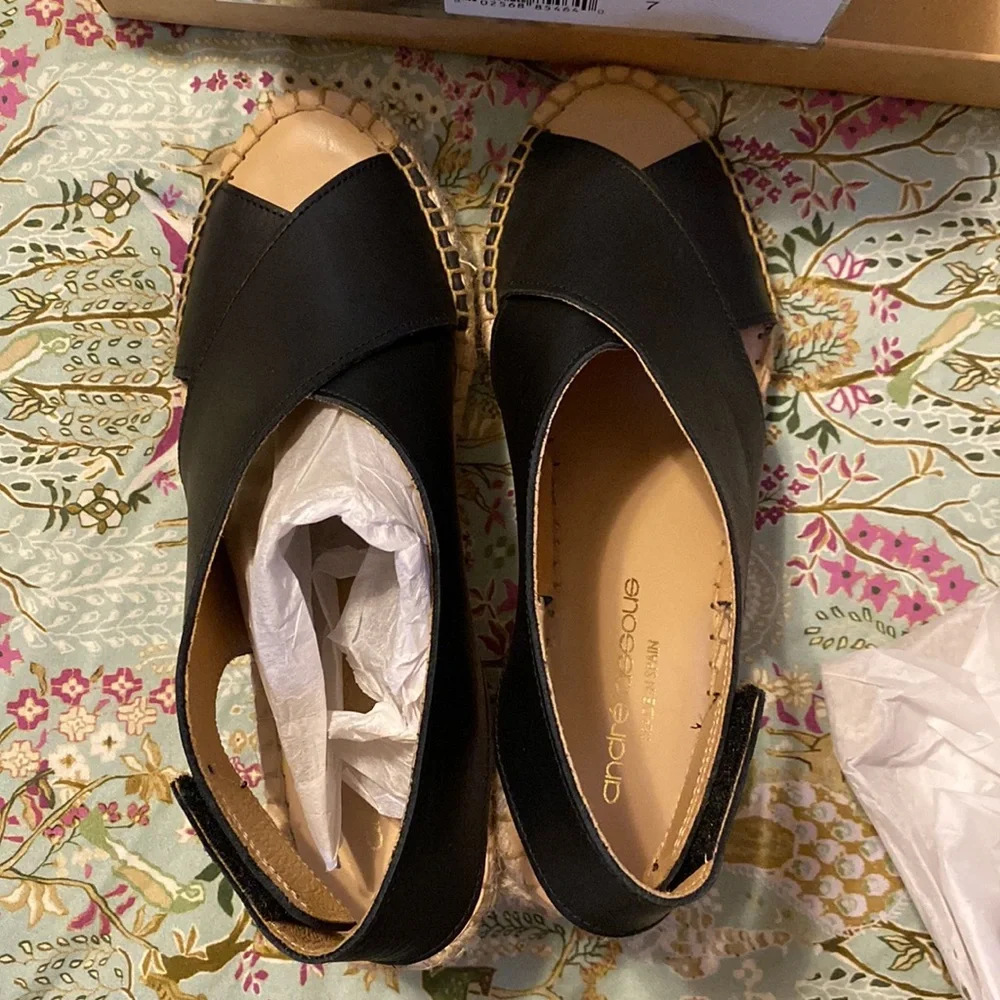 New Andre Assous Dalmira Wedge Sandal - Picture 3 of 3